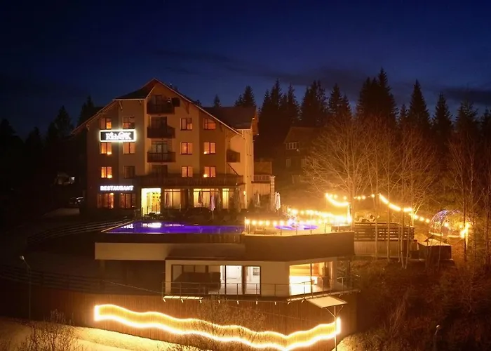 Rich OAK - З Відкритим Панорамний БасейномГотель